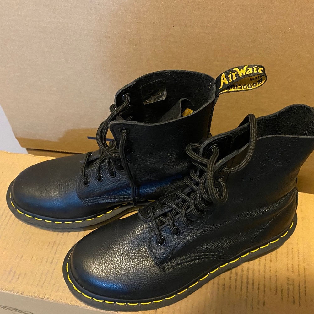 Dc Martens